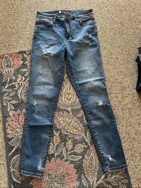 Kut from the Kloth Medium Blue Distressed Skinny Jeans